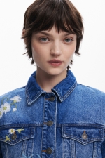 Jachetă scurtă din denim albastru cu broderie