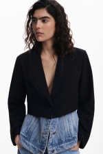 Sacou elegant negru-alb cambrat cu nasturi