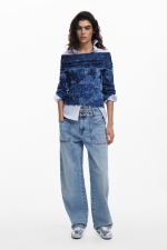 Pulover albastru casual lăsat pe umeri