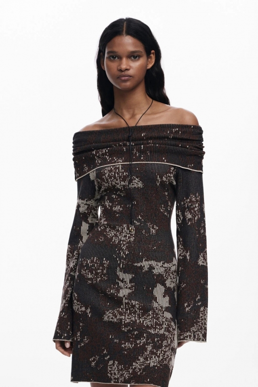 Rochie maro tricot mulată cu mâneci lungi