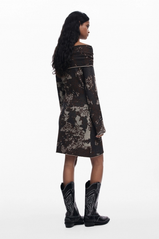 Rochie maro tricot mulată cu mâneci lungi