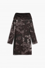 Rochie maro tricot mulată cu mâneci lungi