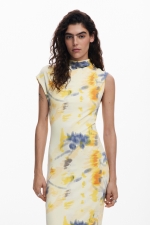 Rochie midi tie-dye fără mâneci pe corp