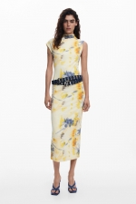 Rochie midi tie-dye fără mâneci pe corp