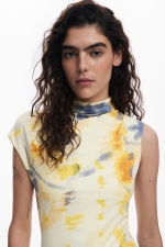 Rochie midi tie-dye fără mâneci pe corp