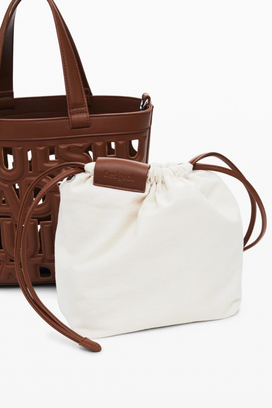Geantă crossbody maro cu perforații și plic