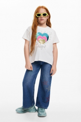 Tricou alb cu inimă din paiete strălucitoare