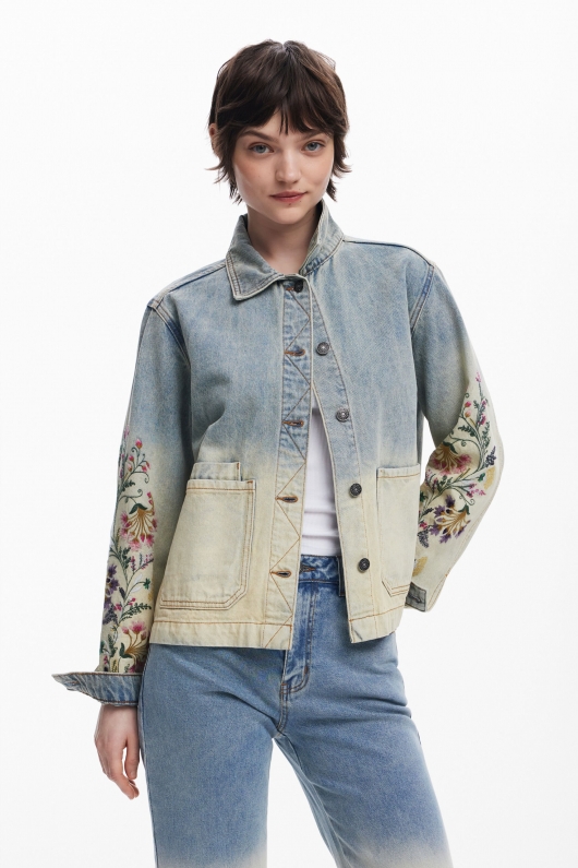 Jachetă denim albastră cu broderie florală