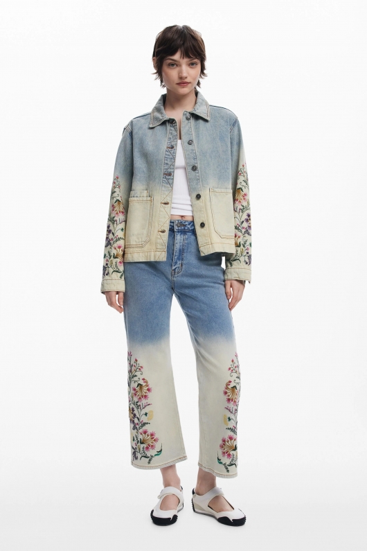 Jachetă denim albastră cu broderie florală