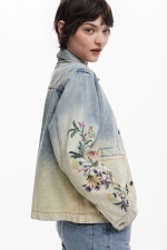 Jachetă denim albastră cu broderie florală