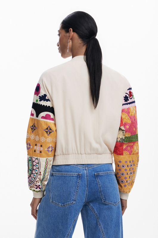 Jachetă bomber bej cu broderie mandala