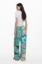 Pantaloni casual cu print floral multicolor