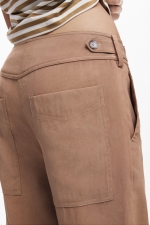 Pantaloni bej utilitari cu croială dreaptă