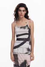 Rochie midi satinată cu imprimeu urban multicolor