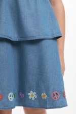Rochie scurtă denim cu volane și broderie