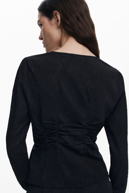 Cămașă neagră elegantă din dantelă cu fronseuri