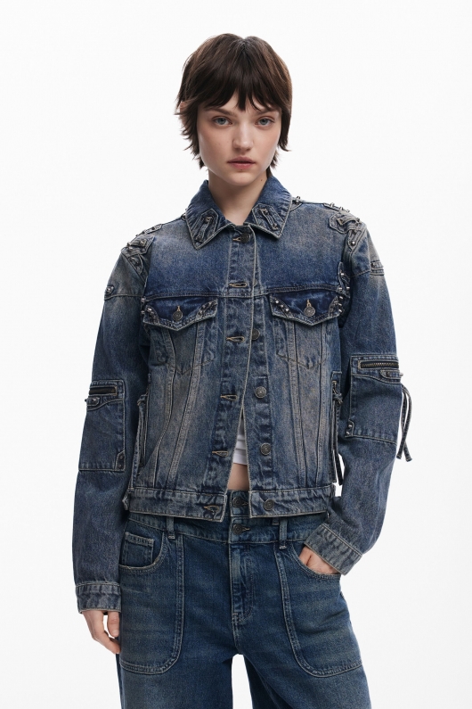 Jachetă denim albastru cu ținte decorative