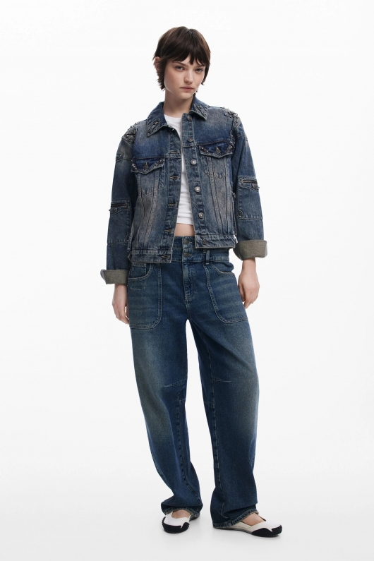 Jachetă denim albastru cu ținte decorative