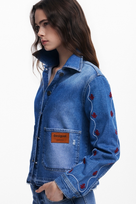 Jachetă denim albastru cu broderie florală