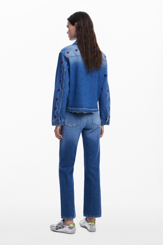 Jachetă denim albastru cu broderie florală