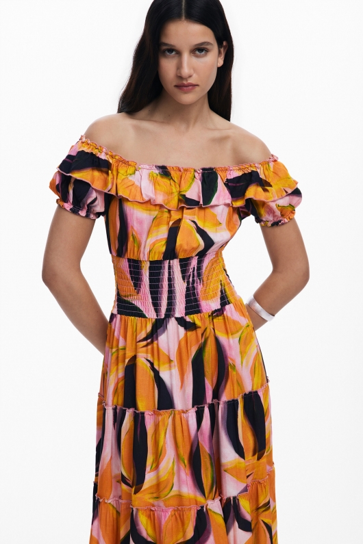 Rochie lungă cu volane și imprimeu floral