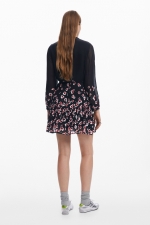 Rochie scurtă neagră cu print floral și cordon