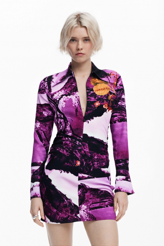Rochie scurtă mulată cu imprimeu multicolor
