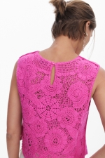 Top roz cropped croșetat fără mâneci