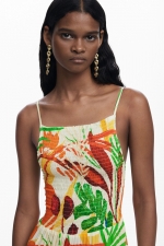 Rochie lungă cu imprimeu tropical și volane