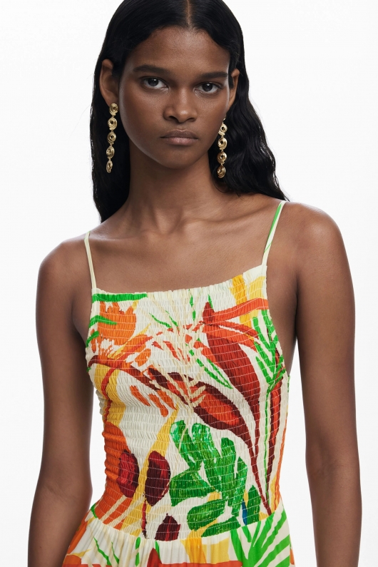 Rochie lungă cu imprimeu tropical și volane