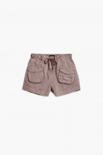 Pantaloni scurți cargo bej cu buzunare