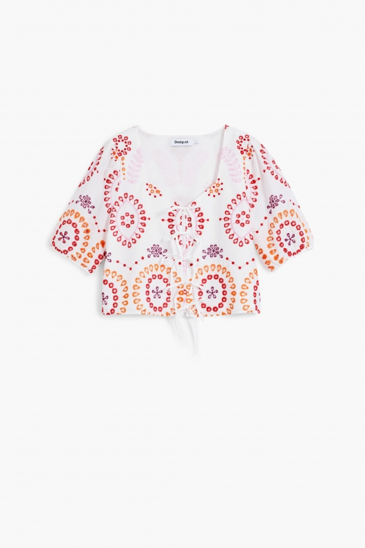 Bluză albă cropped cu broderie și fundă