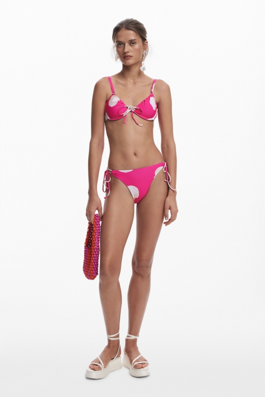 Top bikini cu armătură și imprimeu scoici