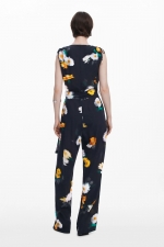 Salopetă neagră lungă cu print floral și curea