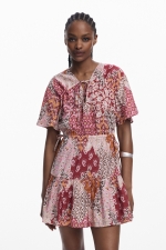 Rochie mini boho cu imprimeu floral și mâneci fluture