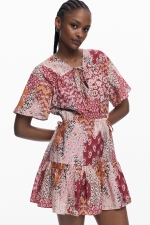Rochie mini boho cu imprimeu floral și mâneci fluture
