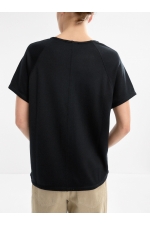 Tricou negru cu decolteu în V și mâneci scurte