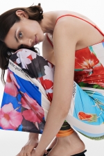 Rochie lungă cu print fotografic multicolor