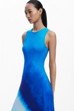 Rochie tie-dye albastră cu tiv asimetric