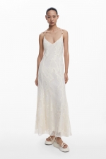 Rochie lungă alba din dantelă elegantă