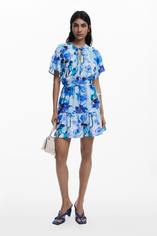 Rochie mini florală cu mâneci fluture