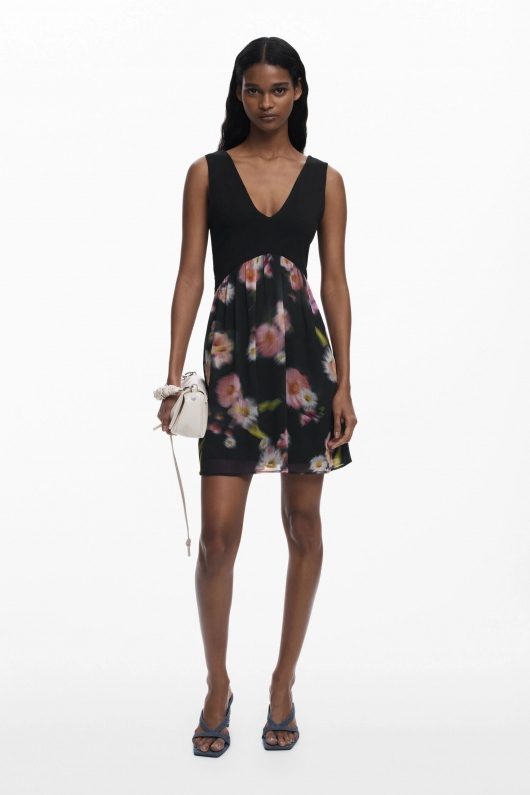 Rochie mini evazată cu fustă florală