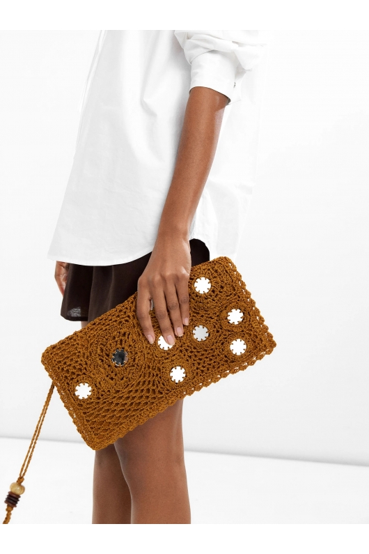 Clutch negru croșetat cu detaliu oglindă