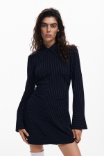 Rochie scurtă mulată cu dungi verticale