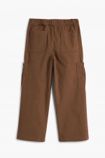 Pantaloni cargo maro cu terminație evazată