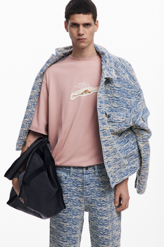 Tricou multicolor cu patch-uri brodate