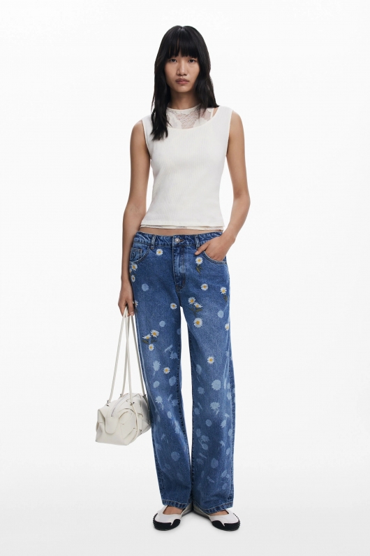 Pantaloni denim albastru cu broderie florală