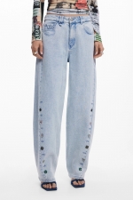 Pantaloni denim albastru cu nasturi decorativi