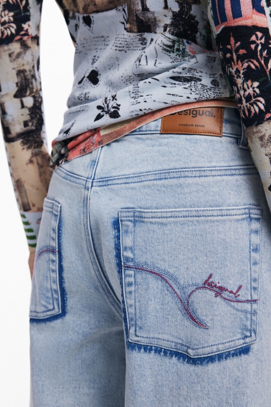 Pantaloni denim albastru cu nasturi decorativi