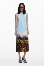 Rochie bleu plisată cu imprimeu peisaj